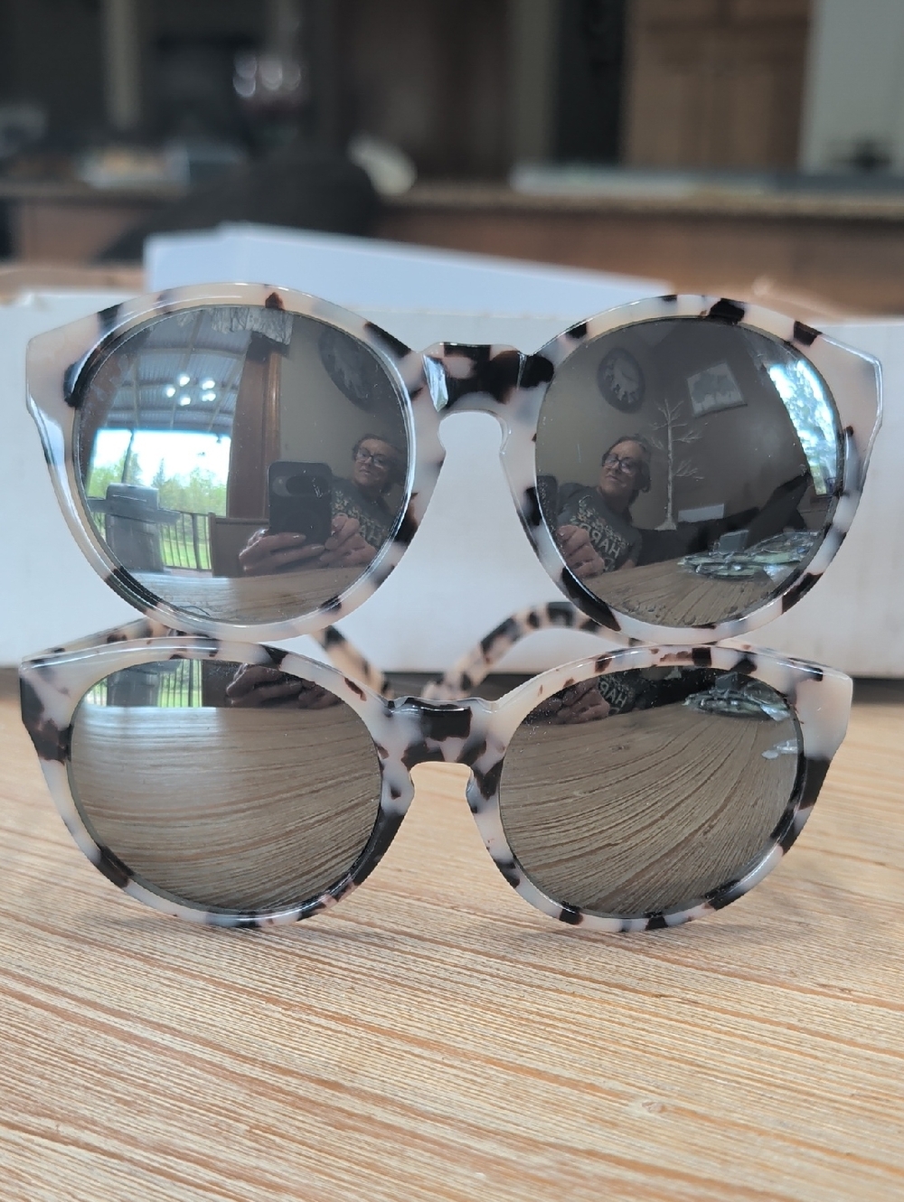1 Pair Trendy Italian Made Designer  AQUASWISS NWT AQS Mirrored Sun Glasses